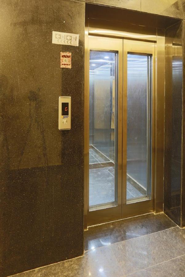 Hotel Devrana Delhi Airport ニューデリー エクステリア 写真
