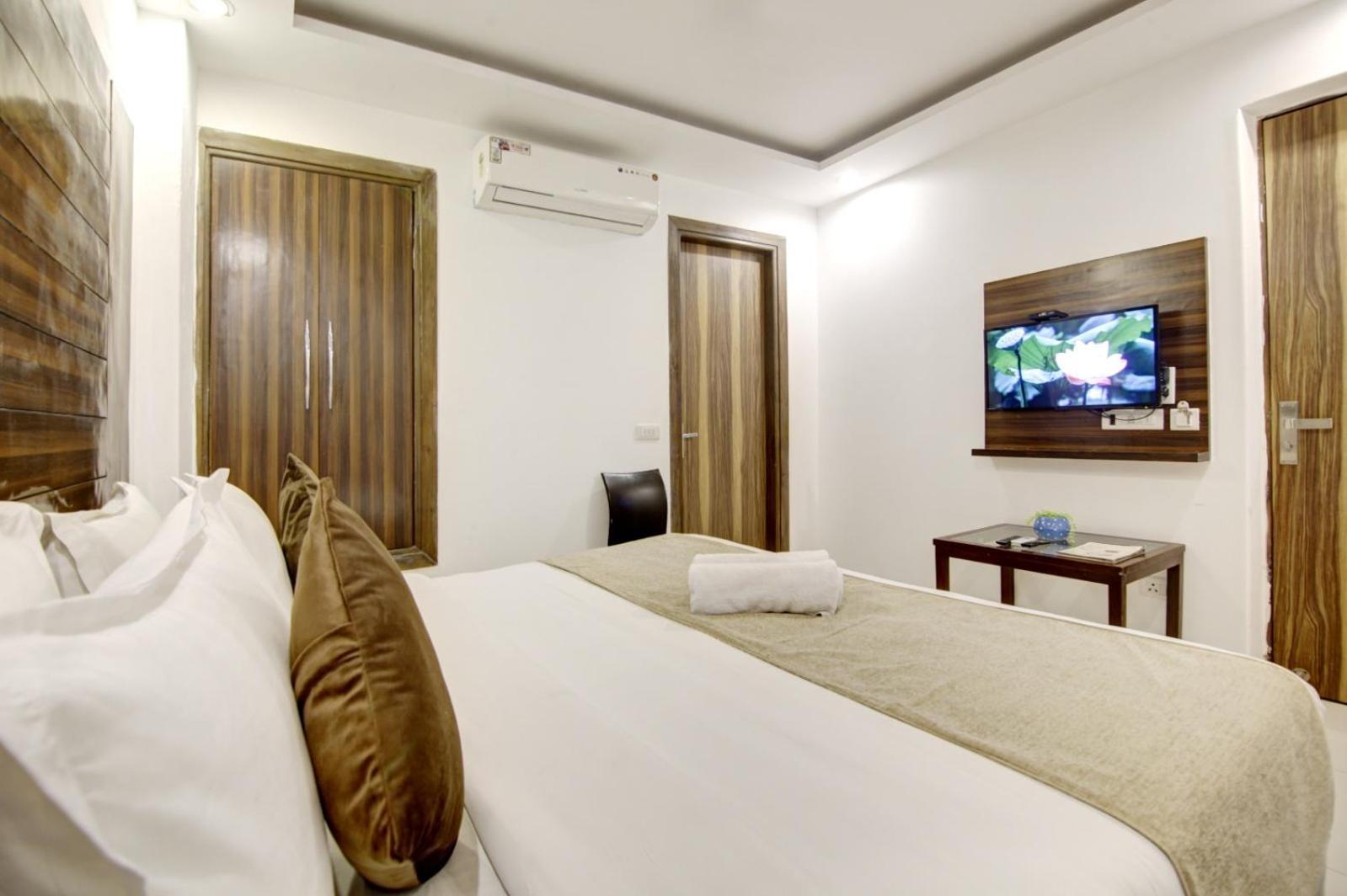 Hotel Devrana Delhi Airport ニューデリー エクステリア 写真