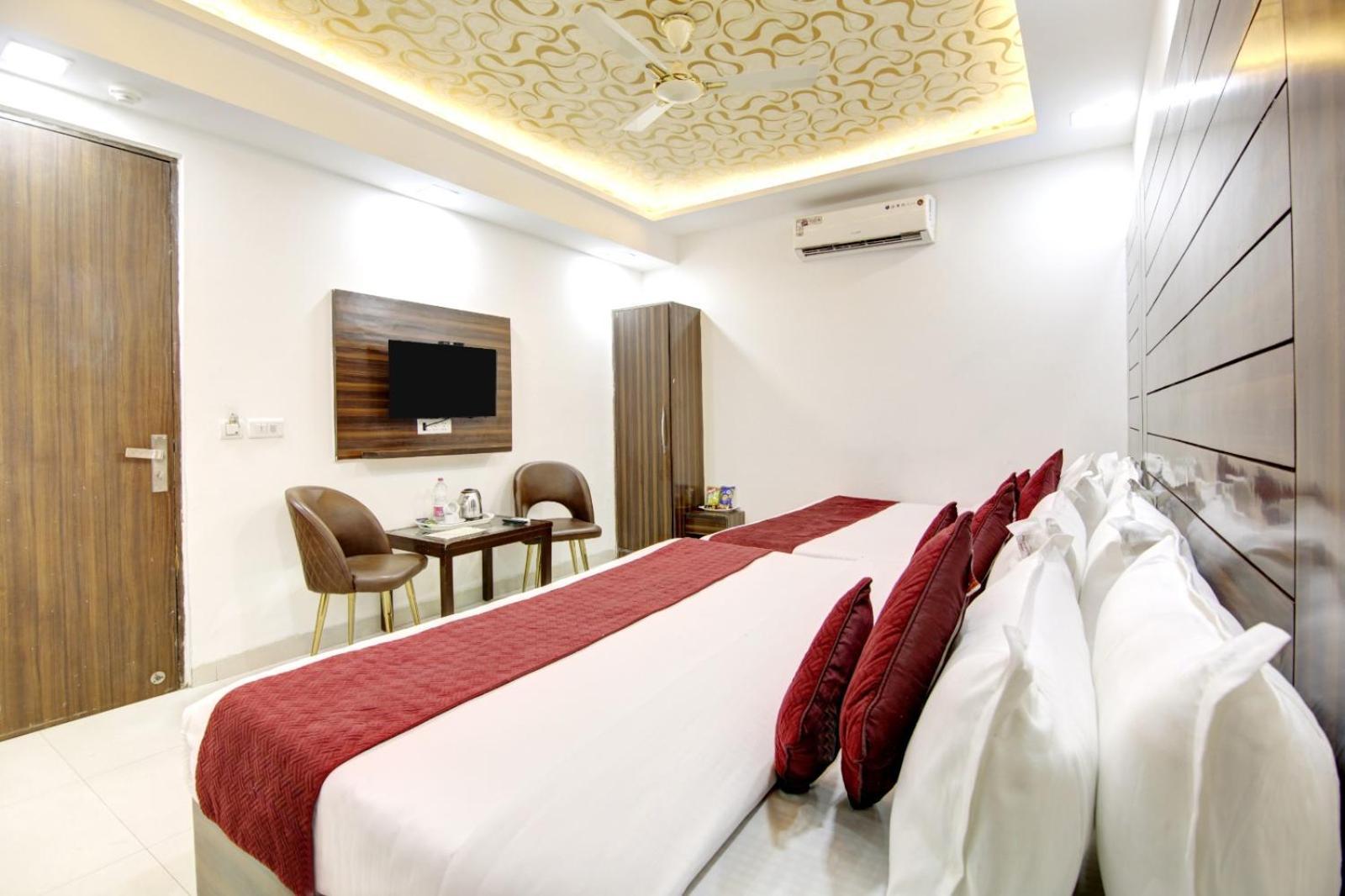 Hotel Devrana Delhi Airport ニューデリー エクステリア 写真